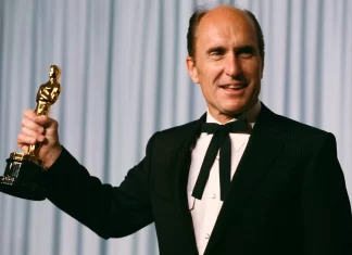 Robert Duvall, Oscar Winning Legendary Actor With a Storied 6 Decade Career, Dies at 95 Robert Duvall wins an Oscar in 1983. | Bill Nation/Sygma via Getty