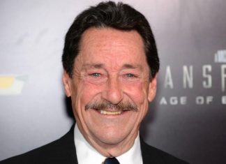 Peter Cullen, Iconic Voice Actor of ‘Transformers’ Optimus Prime, Dies at 85 Peter Cullen voiced Optimus Prime in the original Transformers TV series and then the Hollywood films