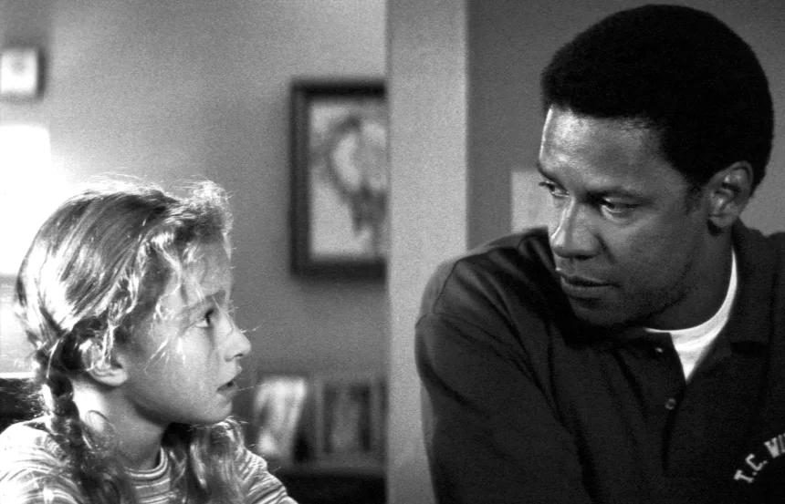 Hayden Panettiere appeared with Denzel Washington in the 2000 film "Remember the Titans."