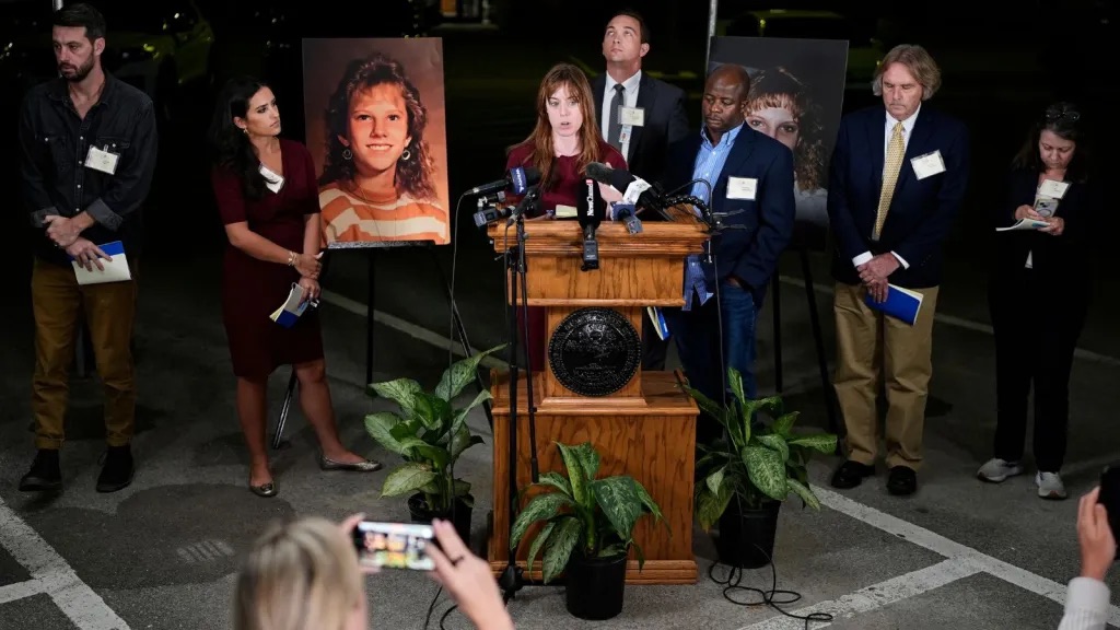 Media witnesses recount the moments before the execution of Christa Pike